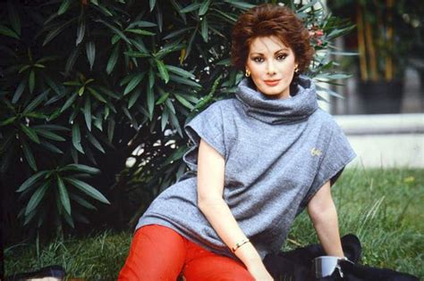 Edwige Fenech Fashion Actresses Actors And Actresses