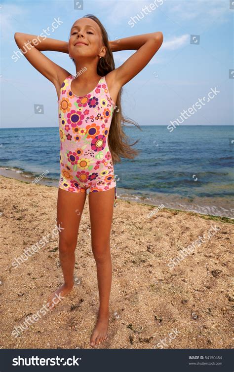 Portrait Cheerful Preteen Girl Enjoying Sunbath Foto De Stock 54150454