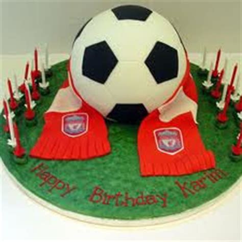 This simple tutorial is easy enough for beginners, and it'll bring the two rounded pieces of cake together to form your football shape. Football Birthday Cakes For Boys | Football Birthday Cakes | Football Themed Birthday Cakes ...