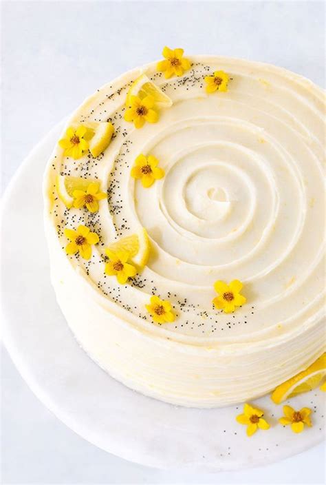 ۲۵ مدل کیک تولد ساده و شیک خامه‌ای که دل شما را می‌برند ستاره