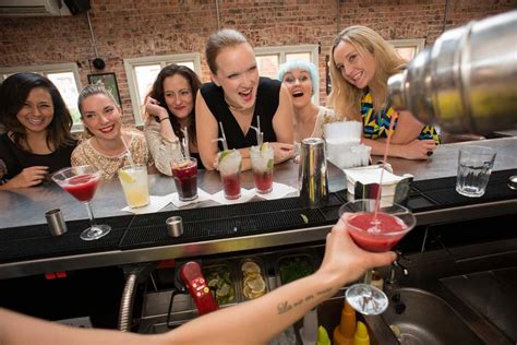 hen parties in edinburgh the ultimate guide hen party party cocktail making