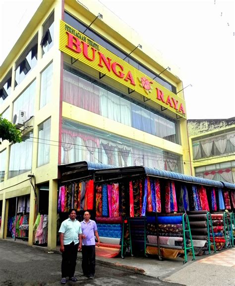 Ada beberapa jenis wisata buatan juga bisa anda nikmati tanpa. Tempat Menarik: Makan - Makan Di Tangkak