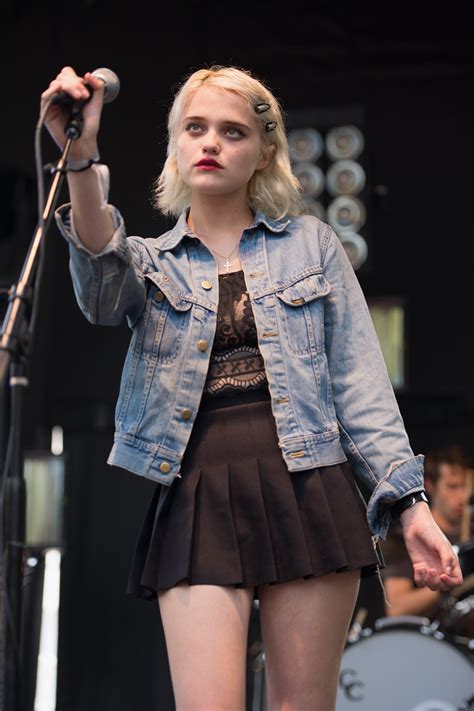 90s fashion sky ferreira s indie sleaze street style in iconic outfits i d
