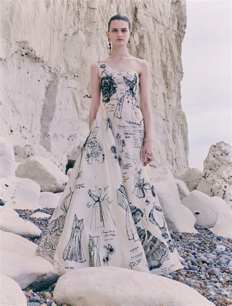 Alexander Mcqueen Pre Spring 2021 Fashion Show The Impression