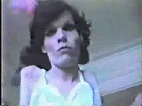 El video se tituló obedece a la morsa, un video de respuesta dice que se trataba de un bulo en videomontaje, el cual indicaba que contenía mensajes subliminales y una supuesta organización satánica de travestis y/o transexuales denominada la morsa que intentó propagar dichos mensajes. obedece a la morsa (version fuerte) comica - terror - YouTube