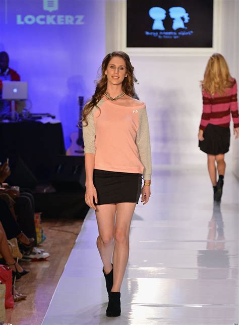Cassandra Bankson Acne Plagued Teen Walks In New York Fashion Week
