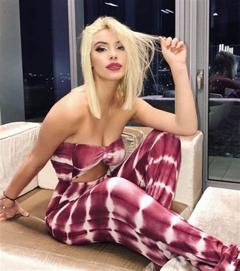 Lele Pons Instagram Youtube Star Sets Internet Alight With Hot Pics