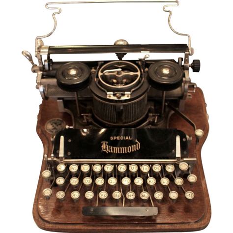 Antique Hammond Type Writer With Original Case In 2021 Typewriter Old Fashioned Typewriter