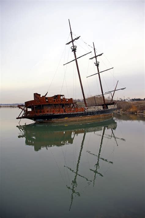 Shipwreck Stock Image Image Of Disaster Ship Sailing 1686167