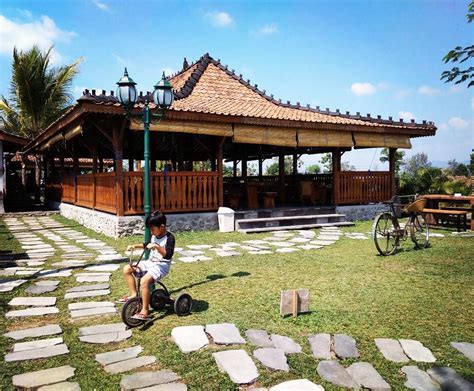 Goa jomblang adalah salah satu tempat wisata di jogja yang meroket popularitasnya dalam 5 tahun terakhir. Rekomendasi Tempat Makan Enak di Jogja untuk Keluarga ...