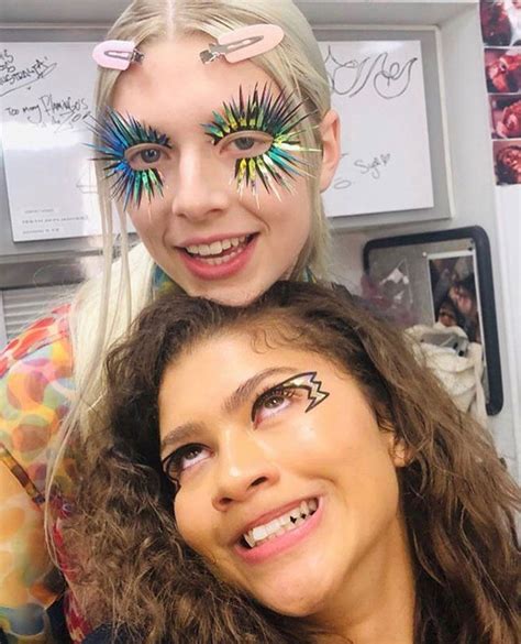 But is this psychedelic trip, premiering june 16, bound to take you to new heights? euphoria makeup - Pesquisa Google | Euphoria, Zendaya, Neon eyeshadow