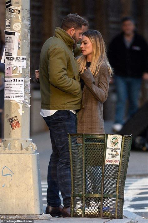 Margot Robbie And Husband Tom Ackerly Are The Picture Of Bliss In Nyc Margot Robbie Margot