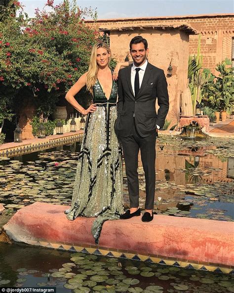 Dianna agron (diannaagron) в твиттере. Glee's Dianna Agron wears Valentino gown to wed Mumford ...