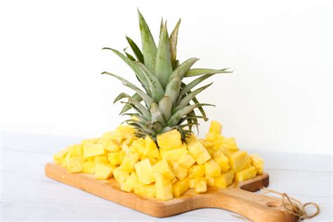 How To Cut Serve Fresh Pineapple With 4 Pineapple Recipes