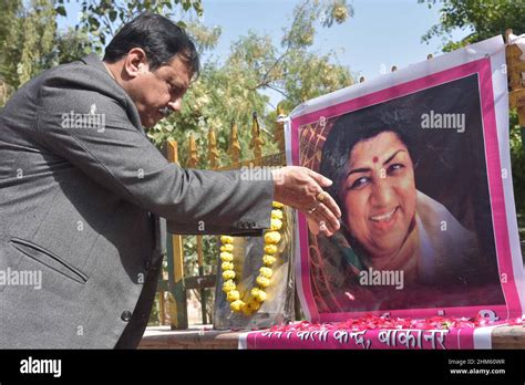 Lata mangeshkar bharat ratna hi-res stock photography and images - Alamy