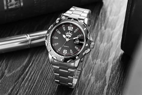 Nixon's classic men's watches are usually a safe bet no matter where the night may take you. HOT Sale Business Mens Classic Wrist Watches Brand Name ...