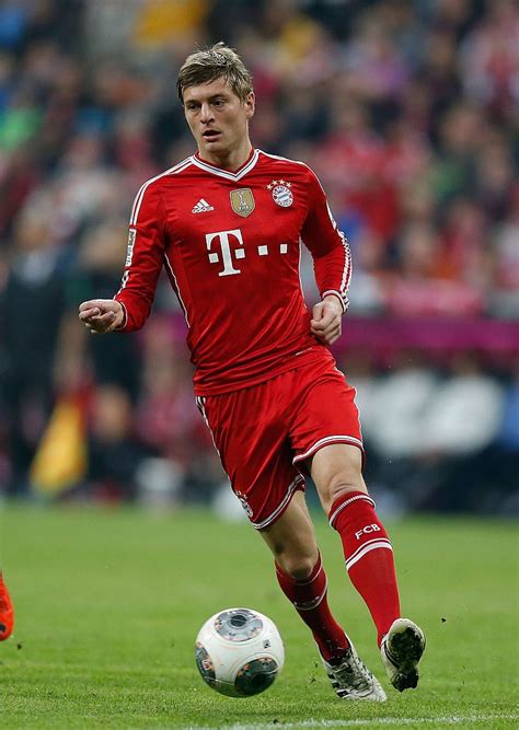 Bayern munich and real madrid are in advanced negotiations over a transfer of toni kroos, who has accepted a contract offer from the champions league holders, according to a report by marca. Pin em FC Bayern Munich