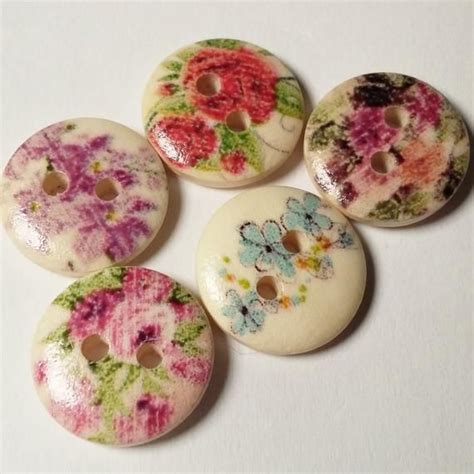 50pcs Assorted Wooden Flower Sewing Buttons 15mm 2 Hole Etsy In 2021