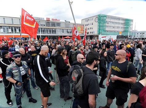 Ich bitte alle teilnehmer dieser demo, masken zu tragen. Kassel: Demo gegen rechts | Kassel