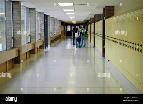 High School Hallway Hi Res Stock Photography And Images Alamy
