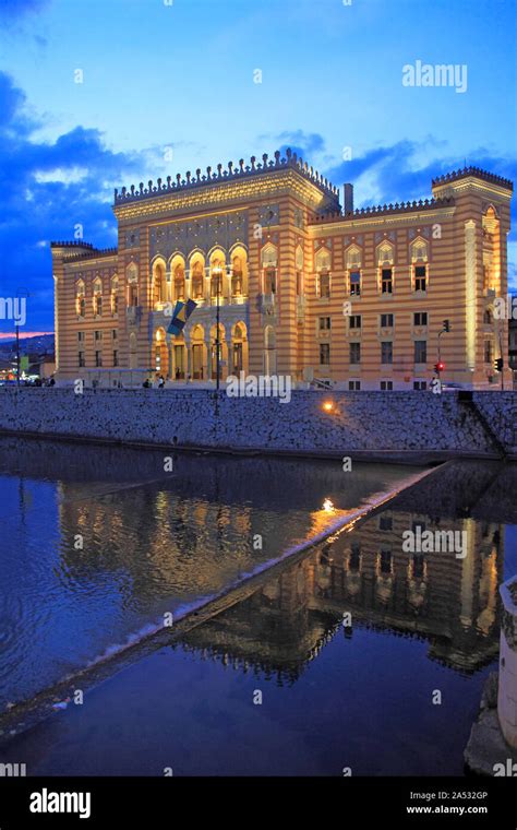 Bosnia And Herzegovina Sarajevo City Hall Vijecnica Stock Photo Alamy