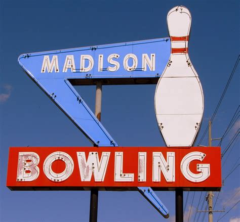madison bowling neon sign gallatin