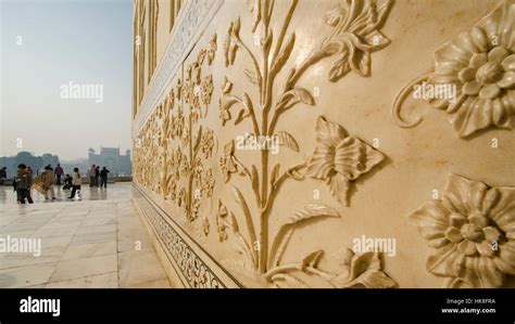 Incredible Marble Carvings And Gemston Inlays Are Making The Taj Mahal