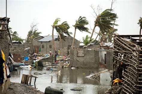 Cyclone Idai More Than 1000 People Feared Dead In Mozambique London