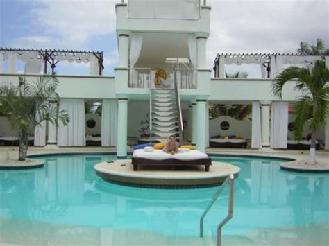 vip pool picture of the crown villas at lifestyle holidays vacation resort puerto plata