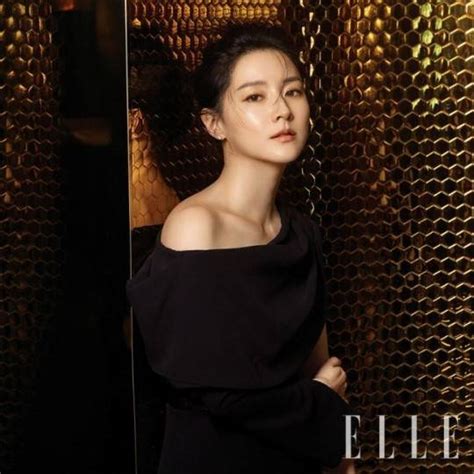 Lee Young Ae The Definition Of Elegance And Alluring Beauty Hancinema