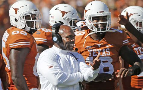 American football 11 players per team = 22 association football 11 players per team = 22 canadian football 12 players per team = 24 rugby league football 13 players per team = 26. 2015 Texas Longhorns football preview