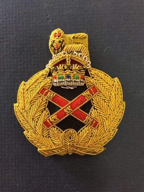 British Army Field Marshals Cap Badge With Kings Crown