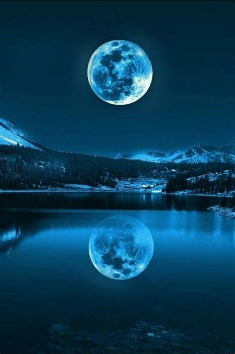 Un Paisaje Con La Luna Azul Reflejada En El Río 🌙 Moon Moon Blue Moon