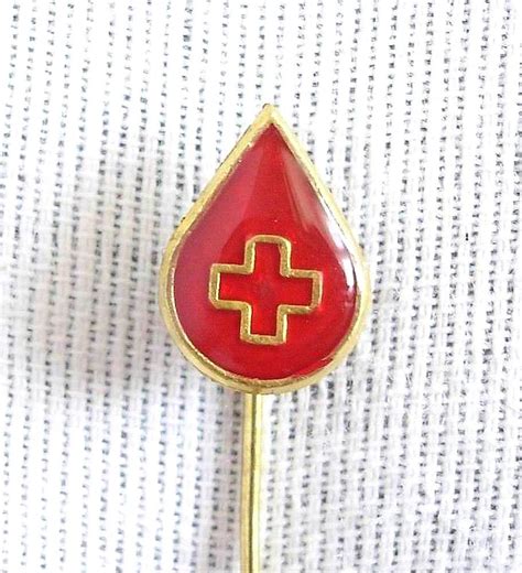 Red Cross Blood Donor Vintage Pin Badge Etsy