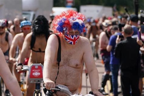 Tutti Nudi In Bici Torna A Londra La World Naked Bike Ride 2023