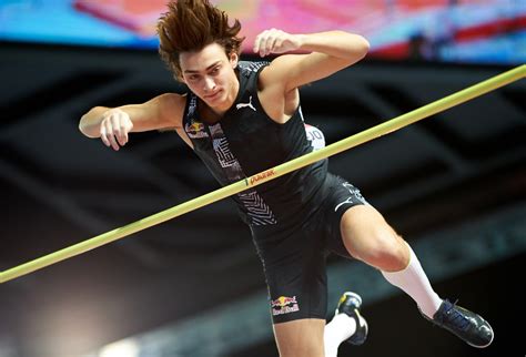 Mondo duplantis 6.00m + 6.17 wr attempts full contest düsseldorf 2020. Armand Duplantis impuso récord mundial de salto con garrocha | RCN Radio