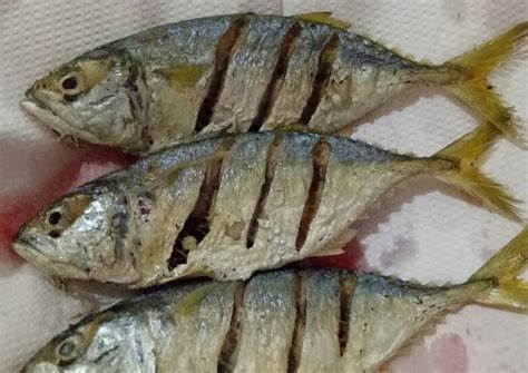 Maybe you would like to learn more about one of these? Resep Ikan kembung goreng simple oleh susi - Cookpad