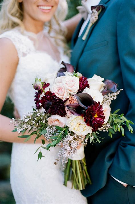 Plum is a color similar to purple. Elegant plum wedding inspiration | 100 Layer Cake | Bloglovin'