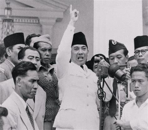 Yayasan tunku abdul rahman (ytar) mempelawa permohonan daripada warganegara malaysia yang berkelayakan untuk ditawarkan biasiswa permohonan biasiswa tunku abdul rahmad telah dibuka sehingga 31 mei 2020. Sukarno Tertawa Selepas Terdengar Carutan 4 Huruf Daripada ...