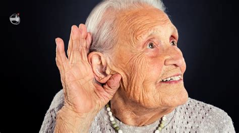 Cómo comunicarse con los ancianos con pérdida auditiva Reab