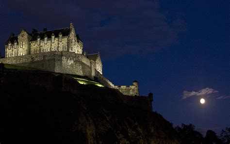 Edinburgh Castle By Night Almost A Full Moon Next To Edinb Flickr