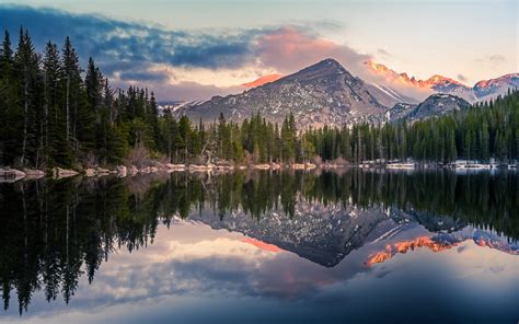 2560x1600 Bear Lake Reflection At Rocky Mountain National Park 4k