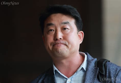 오마이포토 Mb정부 방송장악 피해자 조사받는 정재홍 작가 오마이뉴스