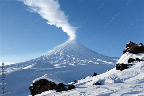 Stockfoto Beautiful Winter Volcanic Landscape View Of Eruption Active