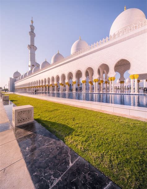 Sheikh Zayed Grand Mosque In Abu Dhabi Uae Editorial Photography