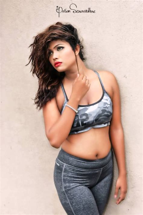 Sri Lankan Sexy Girls Diliini Aththanayaka Hot Image Collection