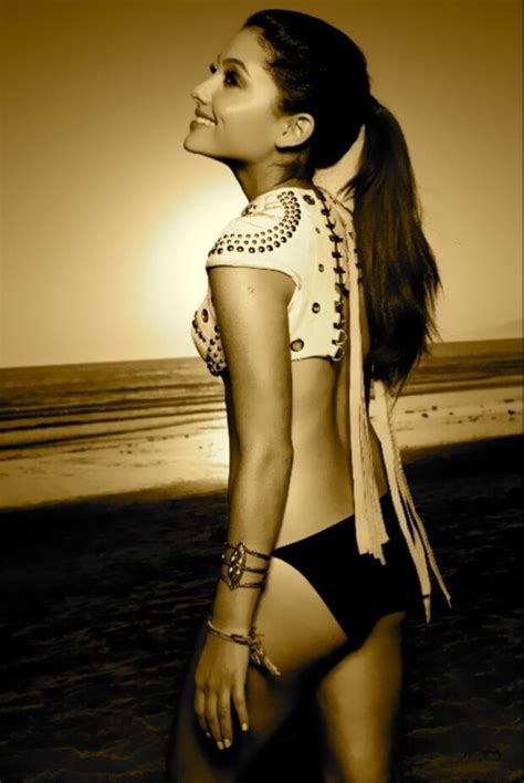 Ariana Grande Bikini Twitpic Sexy Thejr2