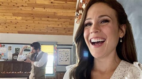 “when Calls The Heart” Star Erin Krakow Shares New Set Photos From New Project Media Traffic