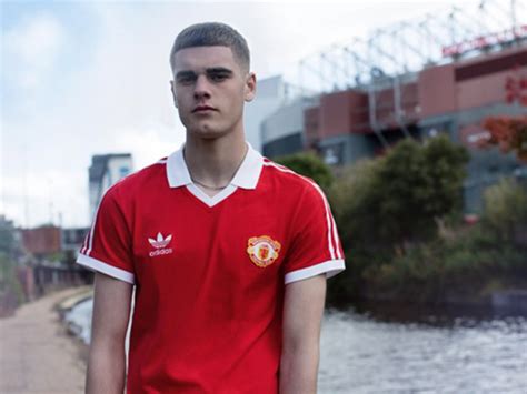 Real madrid, bayern munich, juventus, manchester united, olympique lyon, benfica, ajax & fenerbahce. Manchester United kit: Adidas Originals launch retro United shirt inspired by 1985 FA Cup ...