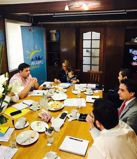 Desde diciembre de 2016 se desempeña como alcaldesa de la comuna de maipú. Cathy Barriga comparte adorable imagen de su pequeño "jefe ...